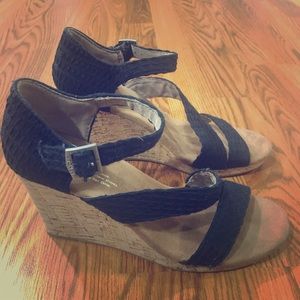 TOMS wedges
